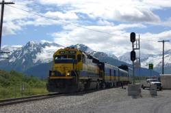 a1sx2_Thumbnail1_alaska_train.jpg